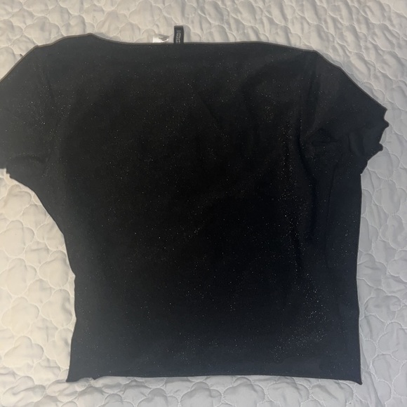 H&M PARTY SHIRT - BLACK CROPPED T SHIRT V NECK SEXY SPARKLY🫶🫶 - Picture 3 of 3